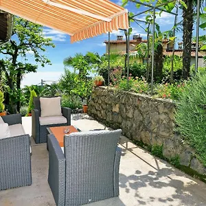 Apartment Charming Getaway W Panoramic Sea Views And Rewarded Garden, Opatija